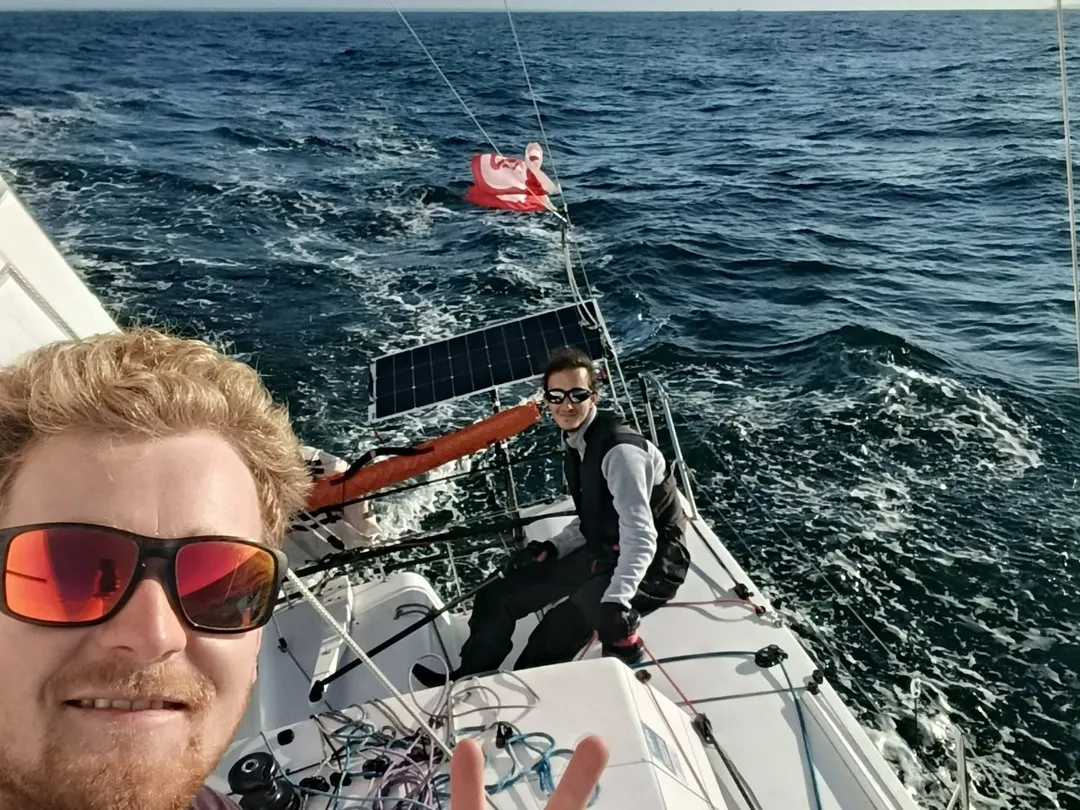 [CONVOYAGE] 🇨🇵 À l'occasion de mon stage à Lorient chez @skawsailing la semaine dernière, j'ai pu convoyer le Mini 6.50 Mingulay avec @jos