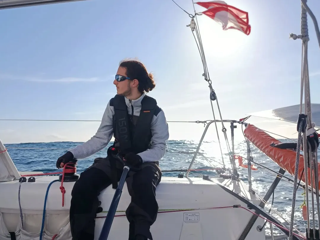 [CONVOYAGE] 🇨🇵 À l'occasion de mon stage à Lorient chez @skawsailing la semaine dernière, j'ai pu convoyer le Mini 6.50 Mingulay avec @jos