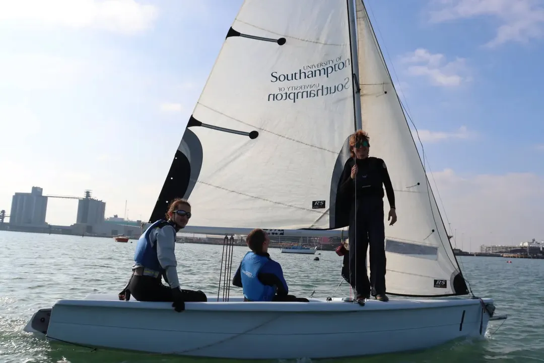 First time on the water with @unisotonsailing ! I've been in the UK for almost two months now and it's been an incredible experience so far.