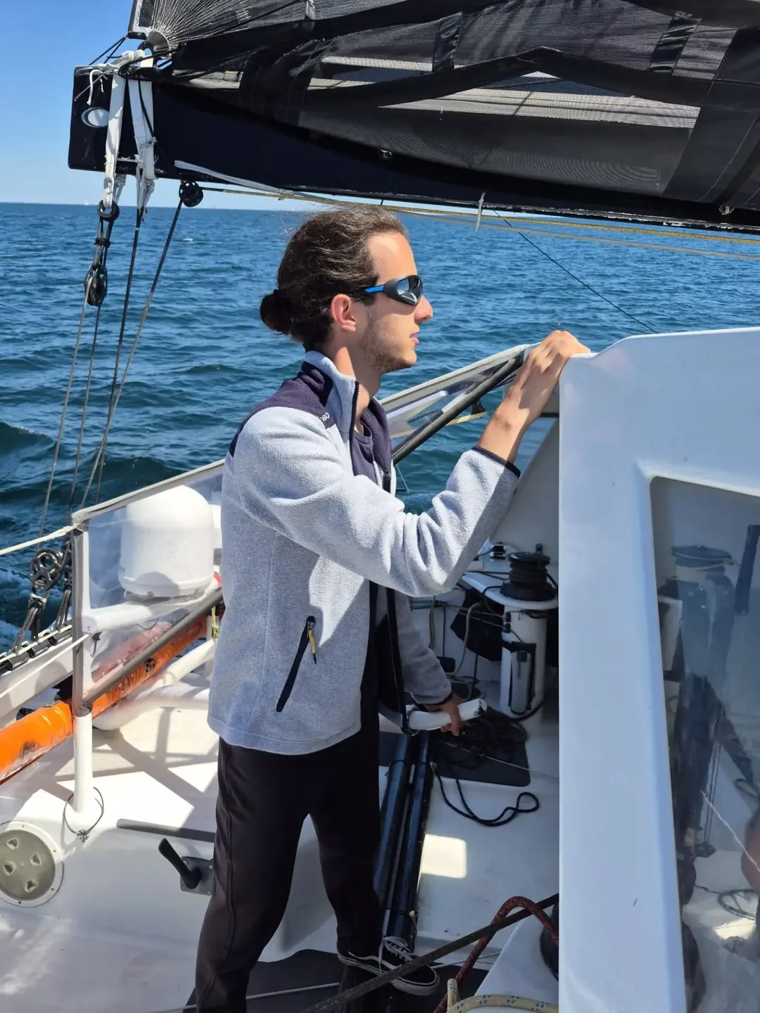 ☀️ SUMMER RECAP 1/3 ☀️ 🇨🇵 J'ai navigué en IMOCA !! Au début de l'été j'ai eu la chance de travailler quelques jours pour @jb.daramy sur so